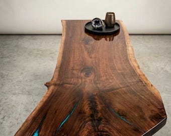 Mesa de centro de nogal con borde natural e incrustaciones de resina color turquesa, mesa de río rústica moderna, muebles de madera reciclada, decoración única para la sala de estar.