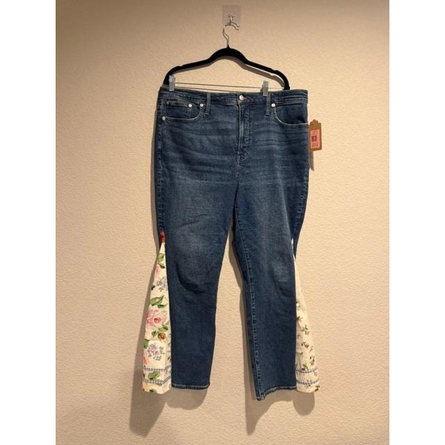 Madewell, Madewell The Perfect Vintage Jean Floral Hem Inset Blue Denim High Rise Size 32
