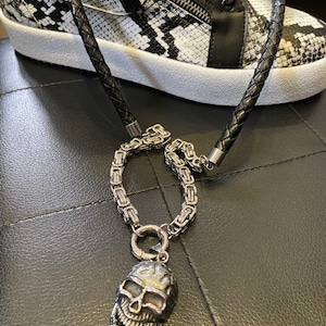 Aaron Bane® | middle Skull Fire Necklace | with 8 mm leather cord and king chain spring ring clasp for women/men