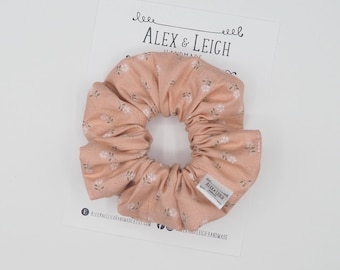 Pink floral scrunchie - Quartz pink dainty flower scrunchie - Scrunchies - hair accessories - hair tie - hair elastics