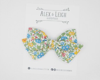 Liberty of London arc floral mixte - choisissez votre arc - arc floral de printemps - arc en tissu de fleurs mixtes - arc de bébé - arcs de cheveux en tissu