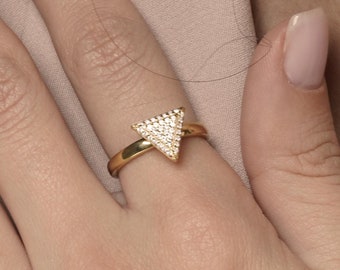 Natural Diamond Triangle Shaped AMoré Pavé Ring in  14K/18K White, Yellow, Rose Gold or Platinum, Pave Diamond Ring Fine Jewelry