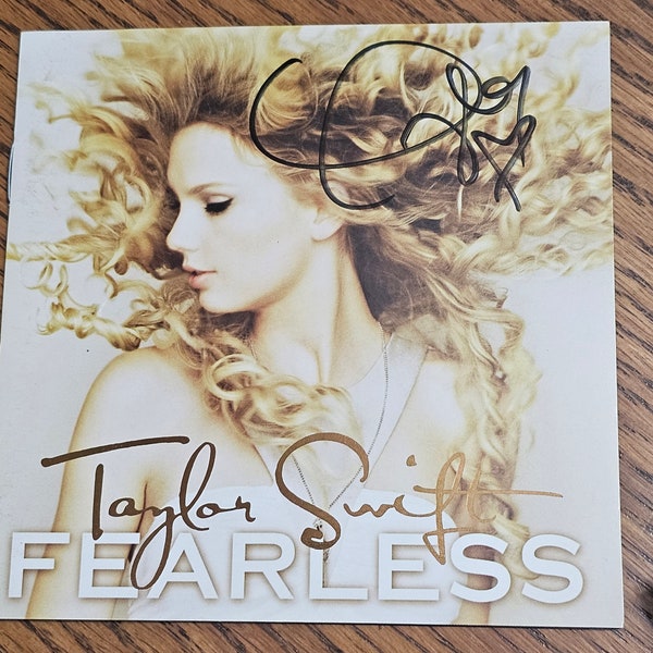 Taylor Swift signed Fearless CD booklet