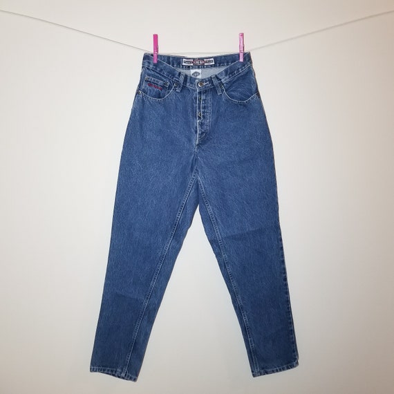 medium wash mom jeans