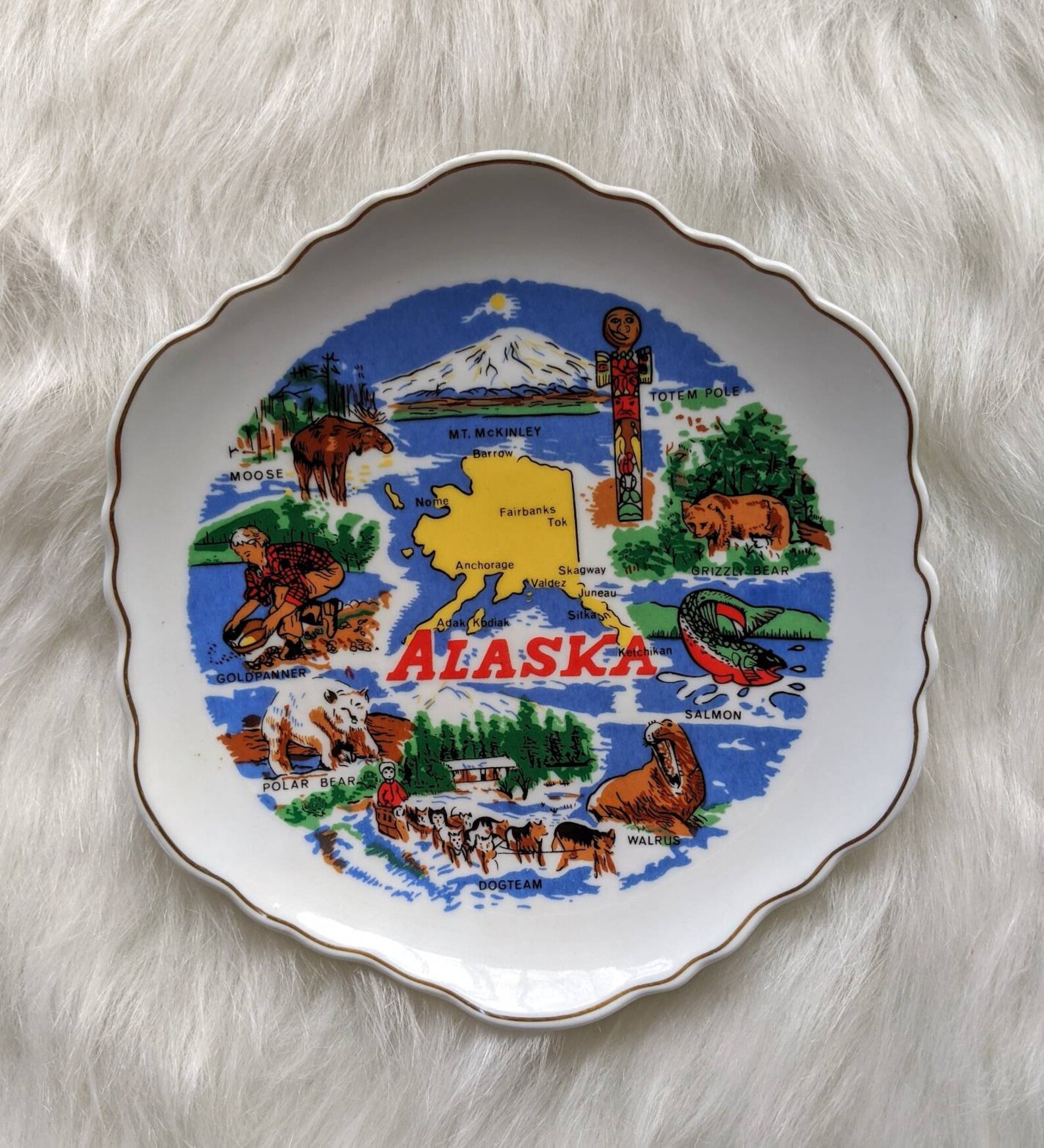 Vintage State Collectable Plates // West Virginia Idaho Etsy