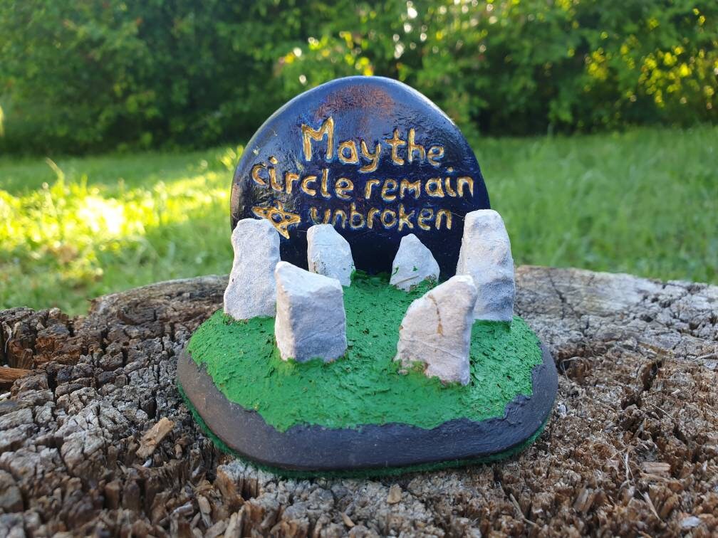 Puisse Le Cercle Rester Ininterrompu en Pierre Debout Décor d'autel Wiccan Wicca Pièce Autel Sabres 