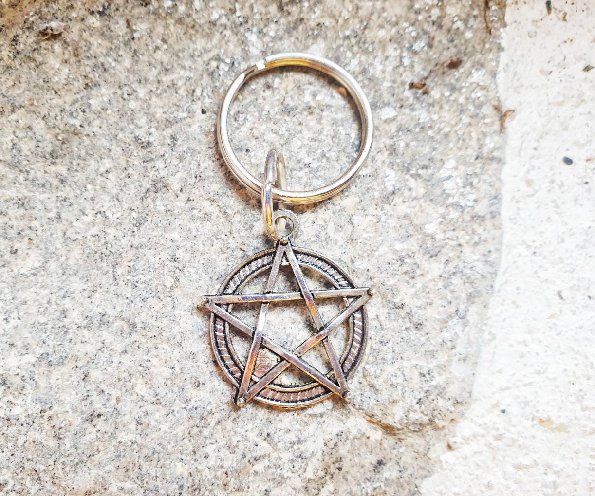 Pentagram Porte-Clés Sorcières Païens Anneau Clé Pentagram Charme de Protection Yule Idées Cadeaux P