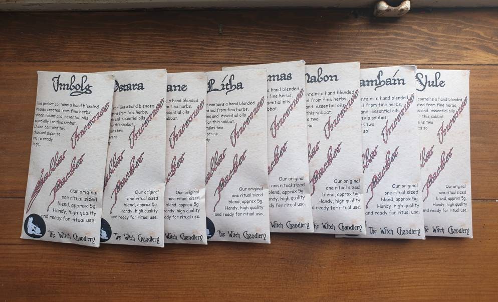 L'encens de Sabbat Complet A Placé Des Sachets d'utilisation Unique Roue Rituelle d'encens L'année E