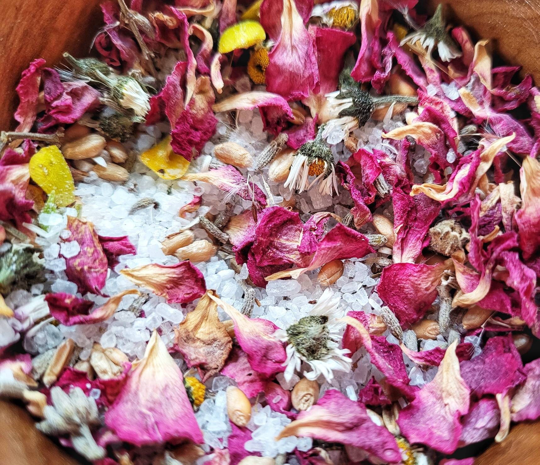 Mélange Rituel de Sel Fleurs Séchées Pour L'amour Sort Sorts Luxure et Les Fertilité Attirent Rites 