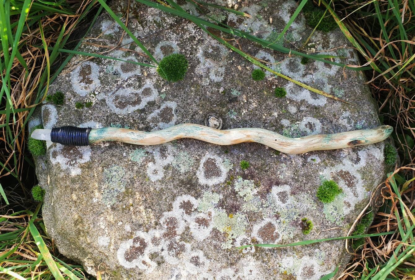Le Cristal Sculpté à La Main de Baguette Magique Lierre A Basculé Pour L'amour Magie Sort Des Rituel