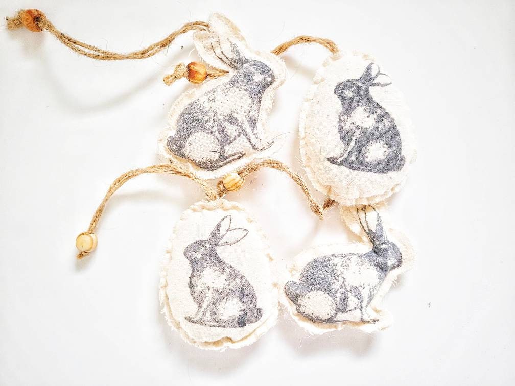Quatre Décorations Suspendues en Ostara Cousues à La Main