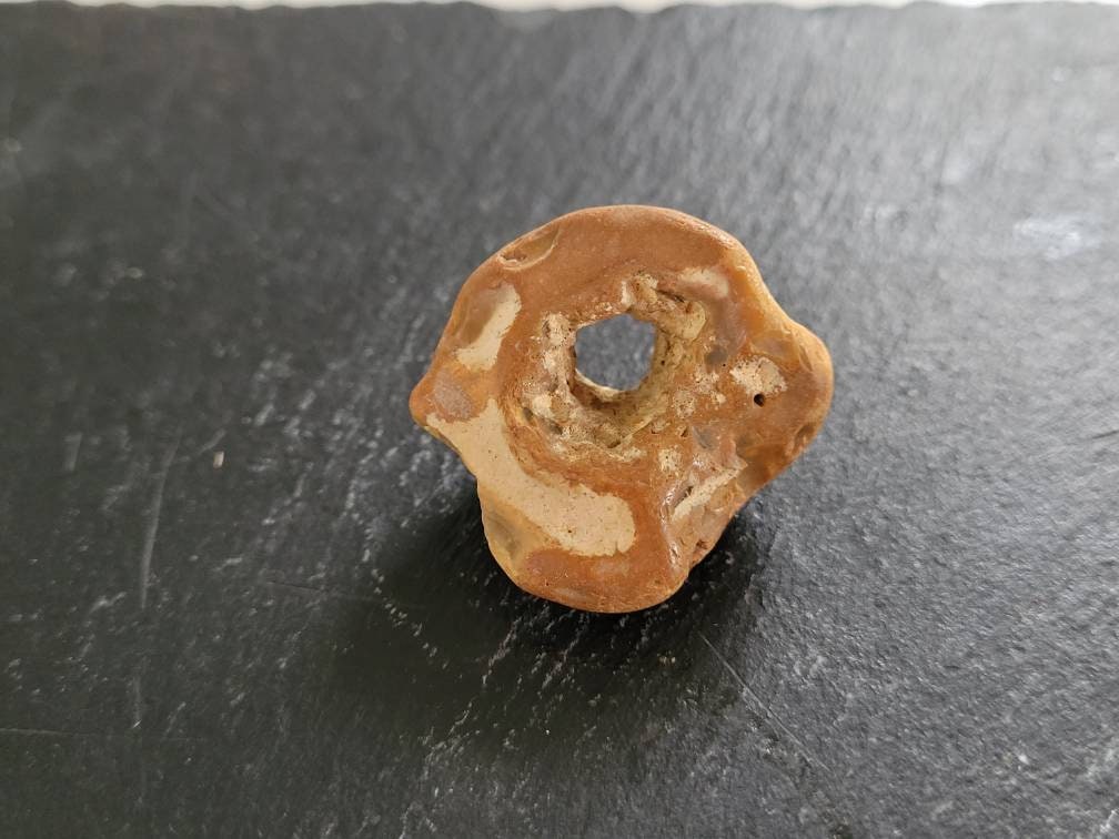 Hagstone Naturel Sorcières Pierre Protection Amulette Fée Adder Sainte Fae Wicca Magie Hag Yule Arbr