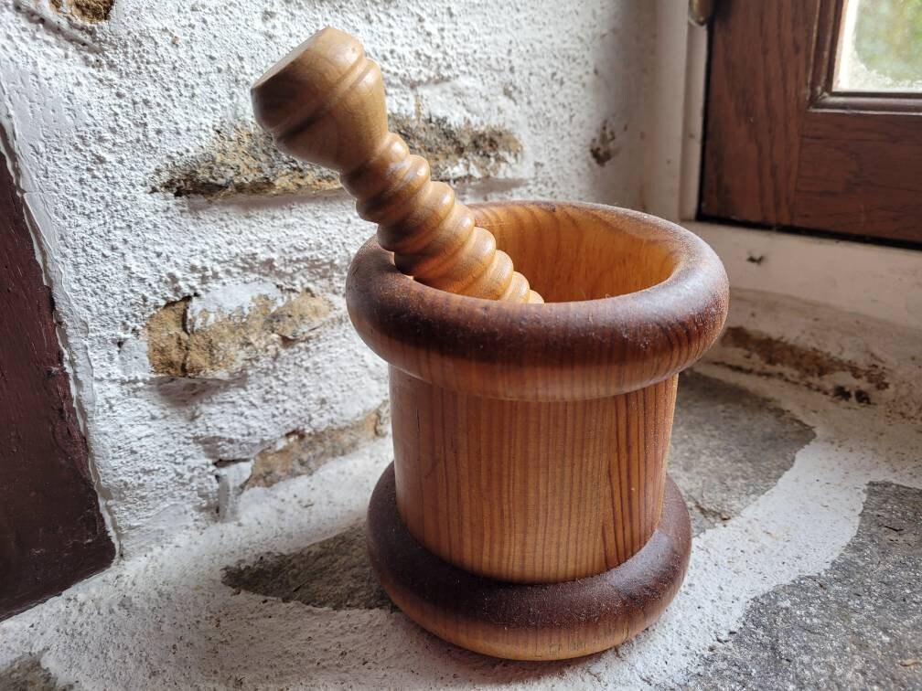 Pilon en Bois et Mortier Pour L'encens Faisant Rituel Mélangeant Les Sorcières Païennes de Charbon d