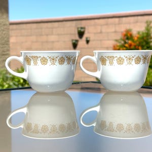 Set di 2 tazze da caffè Livingware vintage anni '70 con farfalle dorate.