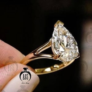 2.5 Ct Pear Cut Moissanite Engagement Ring: 14k Gold Vintage Split Shank