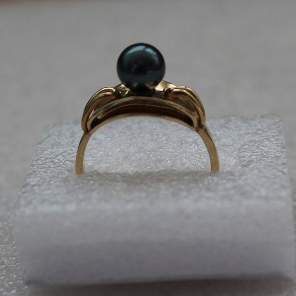 585 gold ring with black pearl, custom-made, unique, jewelry work