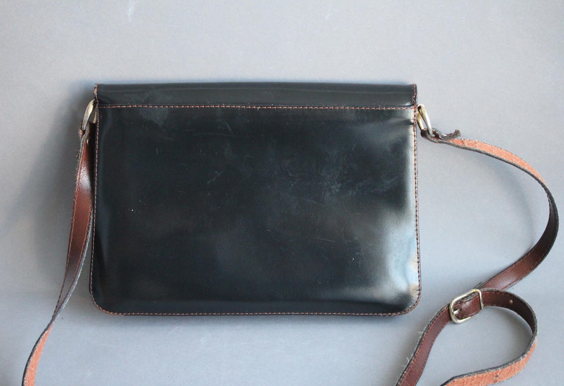 Umhängetasche Handtasche Stadttasche Damen Leder schwarz braun vintage 70er, foto 4 di 5