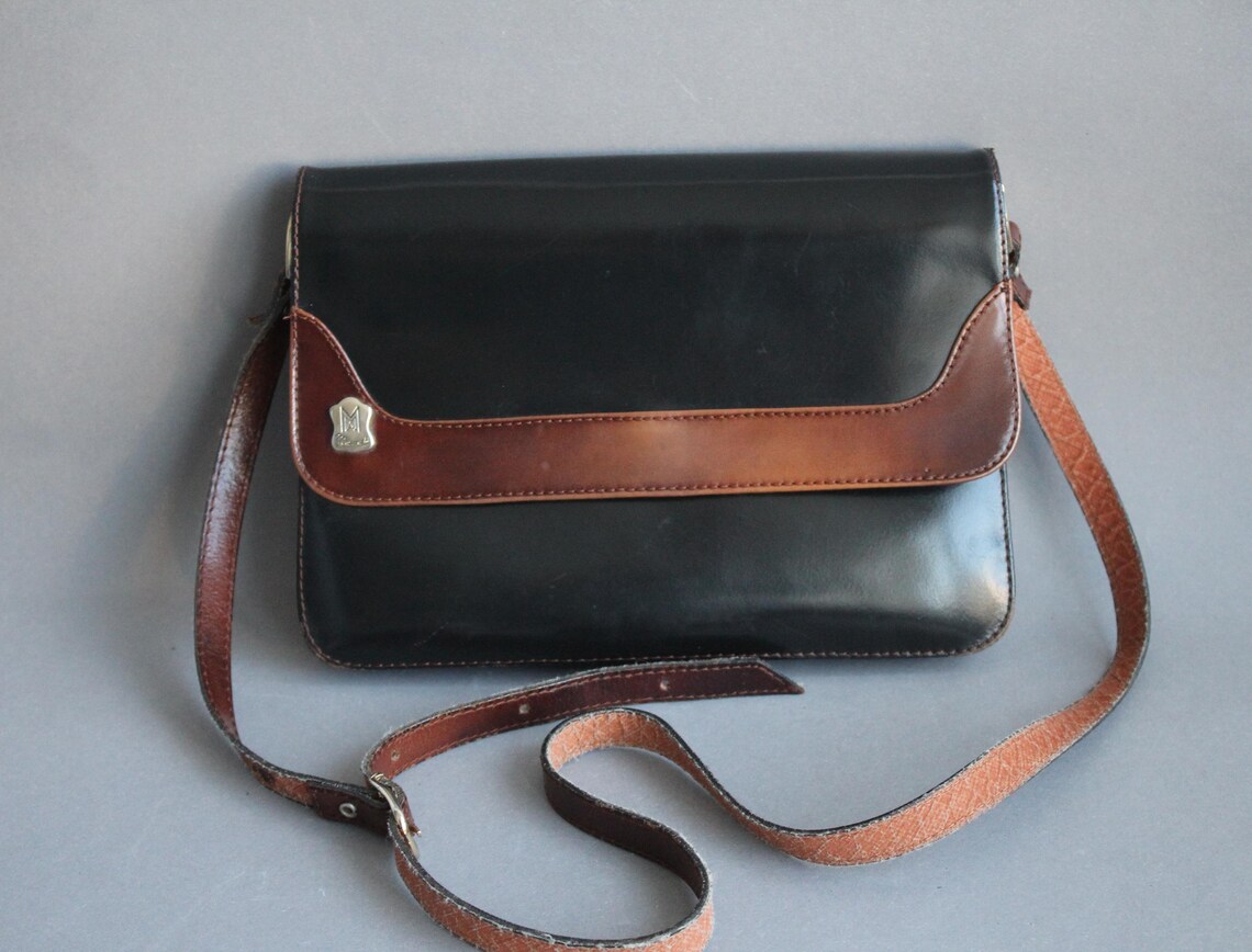 Umhängetasche Handtasche Stadttasche Damen Leder schwarz braun vintage 70er, foto 3 di 5