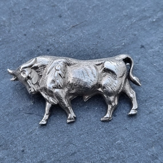 Bull brooch clearance
