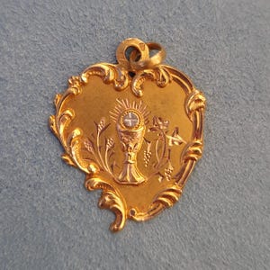 Antike französische 18 Karat Gold Erstkommunion Medaille Anhänger