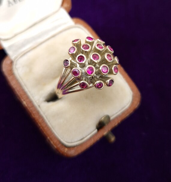 Vintage Sputnik Ruby 9ct Gold Ring - image 4