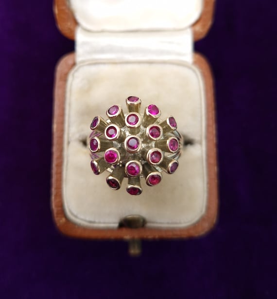 Vintage Sputnik Ruby 9ct Gold Ring - image 1