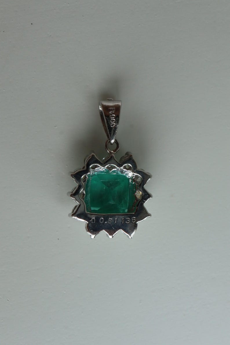 Colgante de esmeralda colombiana GIA F1/Minor de 1,36 ct con diamantes naturales en platino imagen 3