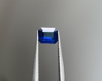 1.17ct Royal Blue Sapphire / Natural sapphire (6.75x5.34x2.97mm)