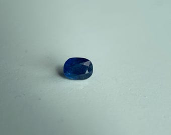 1.05ct No Heat Blue Sapphire / Burmese sapphire (6x4.4x3.6mm)