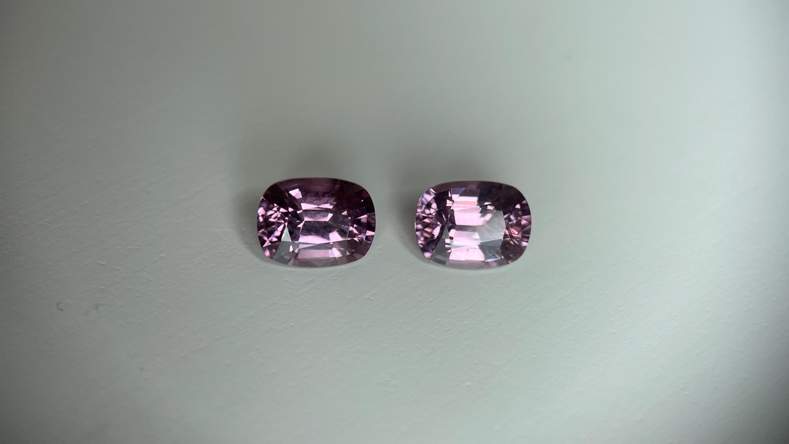 4.93カラットの紫がかったピンクのスピネルペア：精密カットのビルマ産