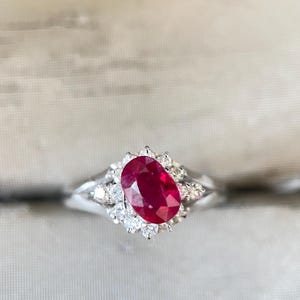 GIA 1.04ct Unheated Burma Ruby ( 6.60 x 4.63 x 3.51 mm)