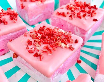 Homemade Strawberry Chocolate Dipped Marshmallows • Chocolate strawberry Marshmallow • Vanilla Marshmallow