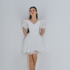 Chices Elopement Dress for Rehearsal Dinner - Kurzes Organza Verlobungskleid, Minimalistisches Brautkleid im JB Style
