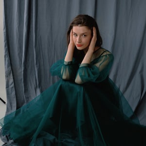 Hochzeits- oder Abendkleid mit Puffärmeln Schlichtes Engagement Midikleid in EMERALD COLOR Plus Größe Tüllkleid.