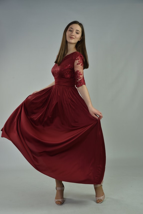 fitted lace wedding dress Red Maternity Gown for Photo Shoot Baby Shower Dress for Photoshoot with Long Train YW240039 main image 0