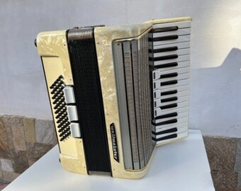 Vintage Weltmeister, Accordion Weltmeister, Vintage German Accordion,Weltmeister Accordion 60 bass, Vintage Musical Instrument