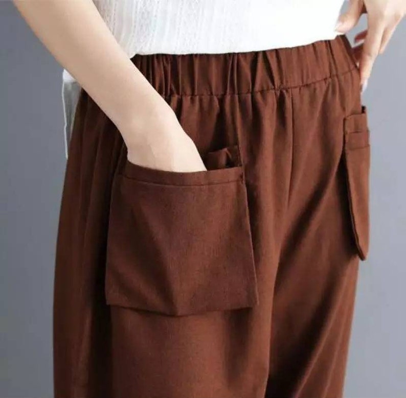 Cropped linen carrot pants with elastic waist Chestnut brown