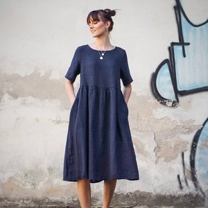 Blue linen dress with pockets, Smock dress women imagem 2