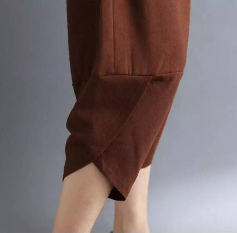 Cropped linen carrot pants with elastic waist image 5