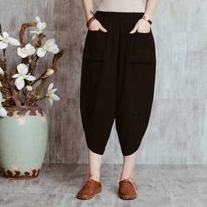 Cropped linen carrot pants with elastic waist Black