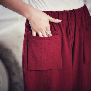 Cropped linen carrot pants with elastic waist Red berries