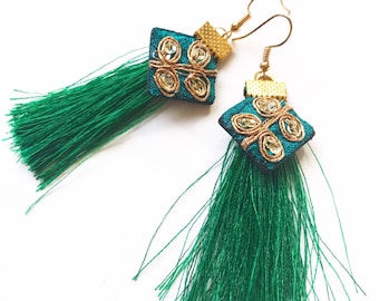 floral patterns Arosa earrings high fantasy jewelry asymmetrical dangling curls in green and silver leather