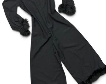 Jumpsuit mit weitem Bein und Straußenfederbesatz aus den 1960er/70er Jahren, Größe M