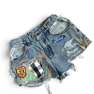 Vintage LEE Ultra Short Patch Patchwork Shorts met een tailleomvang van 25 inch.