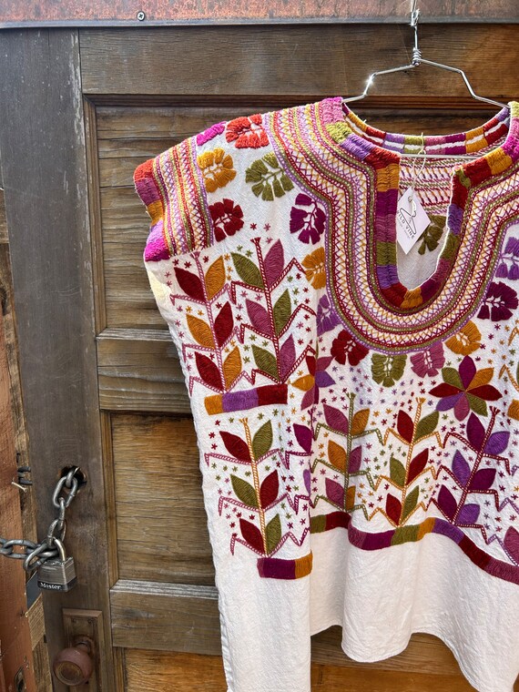 Hand embroidered gauze Gem