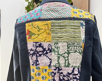 Chaqueta vaquera de patchwork reciclada / Chaqueta única para mujer / Moda sostenible hecha a mano / Talla M