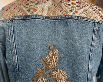 Chaqueta vaquera de patchwork reciclada / Chaqueta única para mujer / Moda sostenible hecha a mano / XS - Pequeña