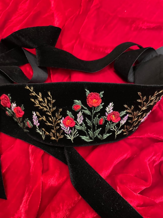 Black Hand-embroidered Velvet Belt, Flower Embroidery, Belt  display picture 3