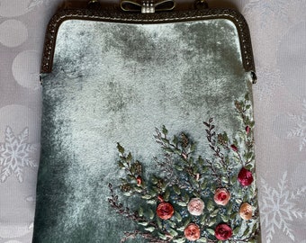 Minty bag, roses embroidered bag, velvet handbag, Kisslock Bag, Vintage Style Clutch, Evening Bag, vintage bag purse, made in our studio