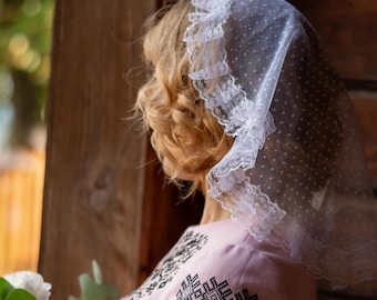 Handmade white lace chapel veil – Soft polka dot tulle mantilla with ruffled trim, Elegant catholic head covering for mass & prayer